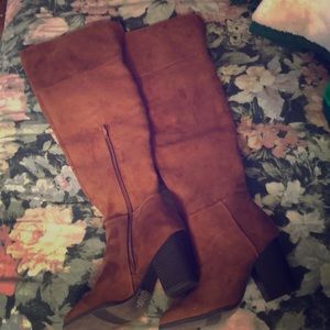 Thick heeled boots